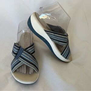Clarks Cloudstepper Arla Wave Sandals Size 7M Blue Stripe Slide Upper Adjustable
